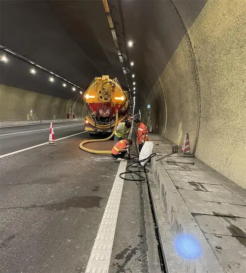 大埔隧道排水渠清淤